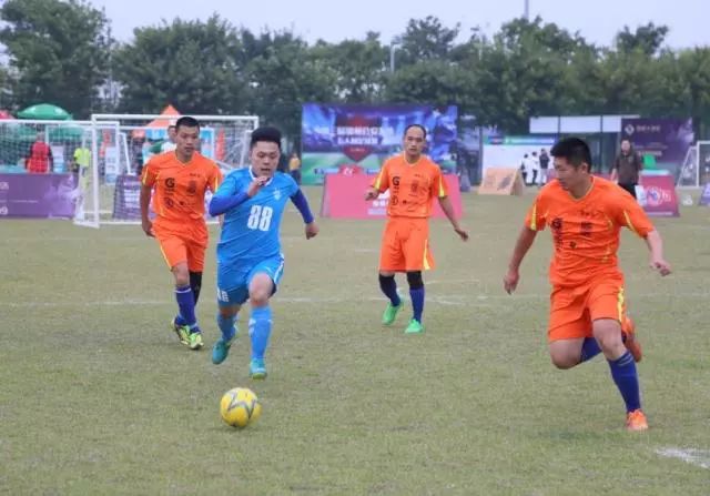 震撼！福州公安绿茵争霸！原来足球还能这么玩