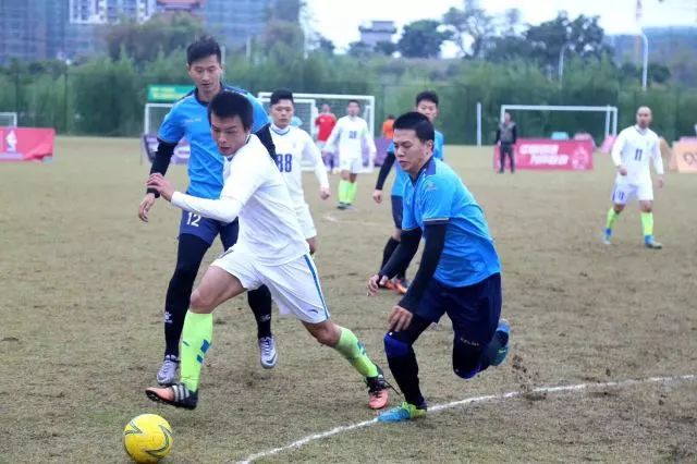 震撼！福州公安绿茵争霸！原来足球还能这么玩