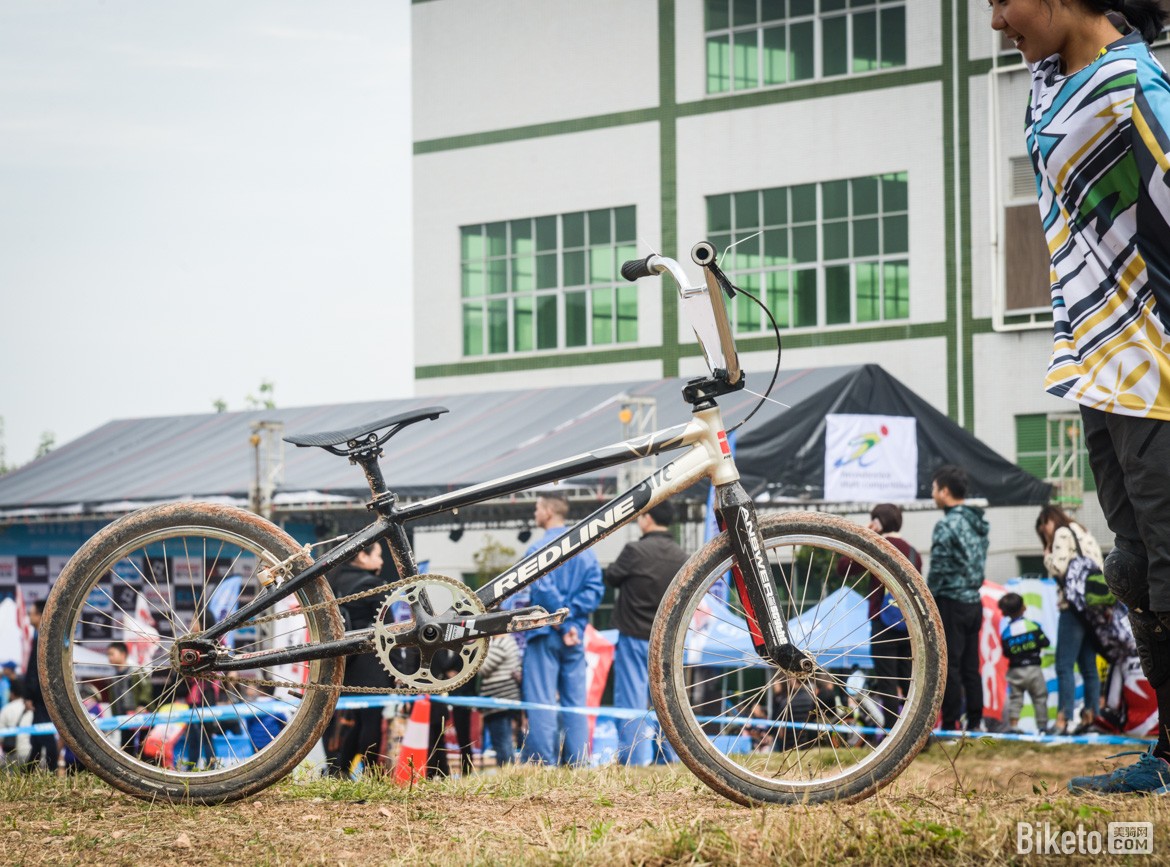 新手土坡赛初体验菜腿兔扑倒在世界级高手的车轮下（含福利公布）