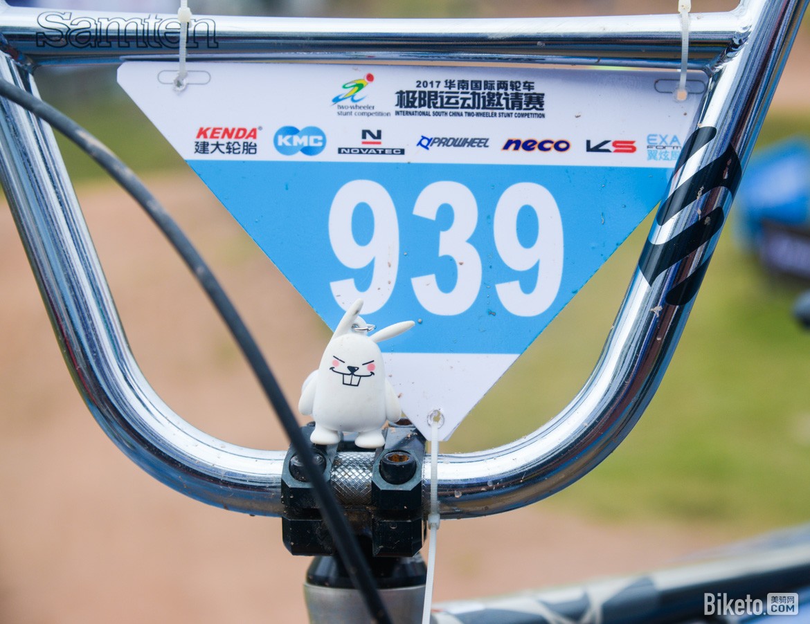 新手土坡赛初体验菜腿兔扑倒在世界级高手的车轮下（含福利公布）