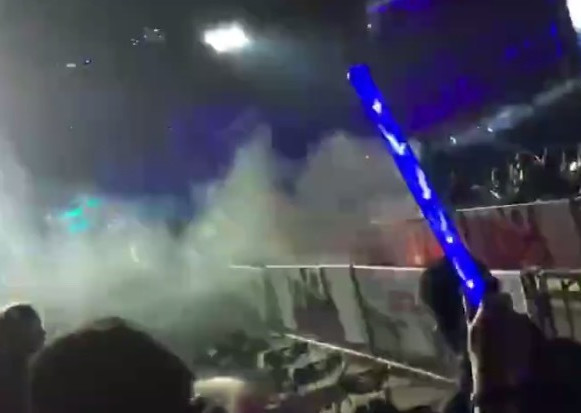 五月天演唱会阿信说话,五月天阿信演唱会哭了吗