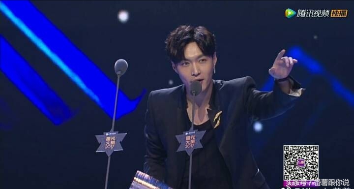 张艺兴舞台神级反应,张艺兴舞台惊呆全场