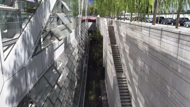 芳草地购物中心特色,芳草地购物中心介绍