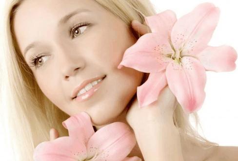 激素性皮炎用什么保湿好,激素依赖性皮炎脸干脱皮是好转吗