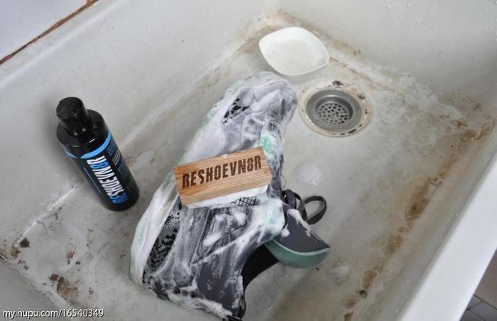 真皮球鞋怎么清洁,刷球鞋用什么清洁