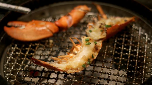 矗于湘江之畔，对望岳麓之巅，记长沙君悦酒店