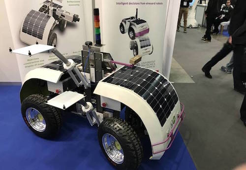 农业葡萄园机器人,农场智能机器人采摘葡萄