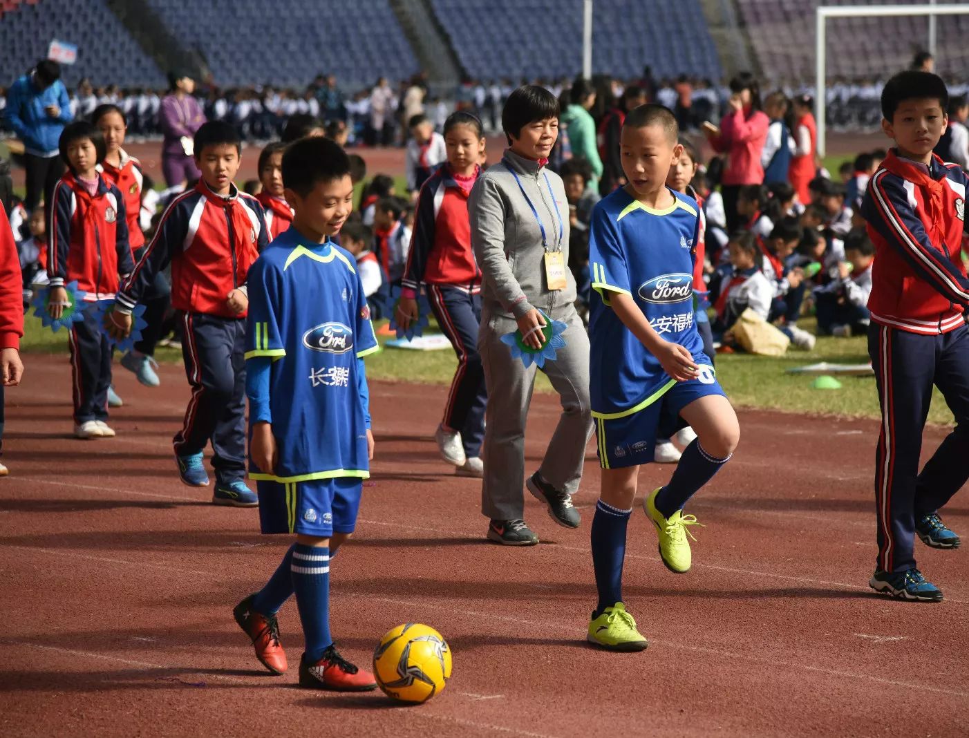 天河｜龙口西小*运学**动会：和平鸽、汉服、管乐队、拉丁舞团……