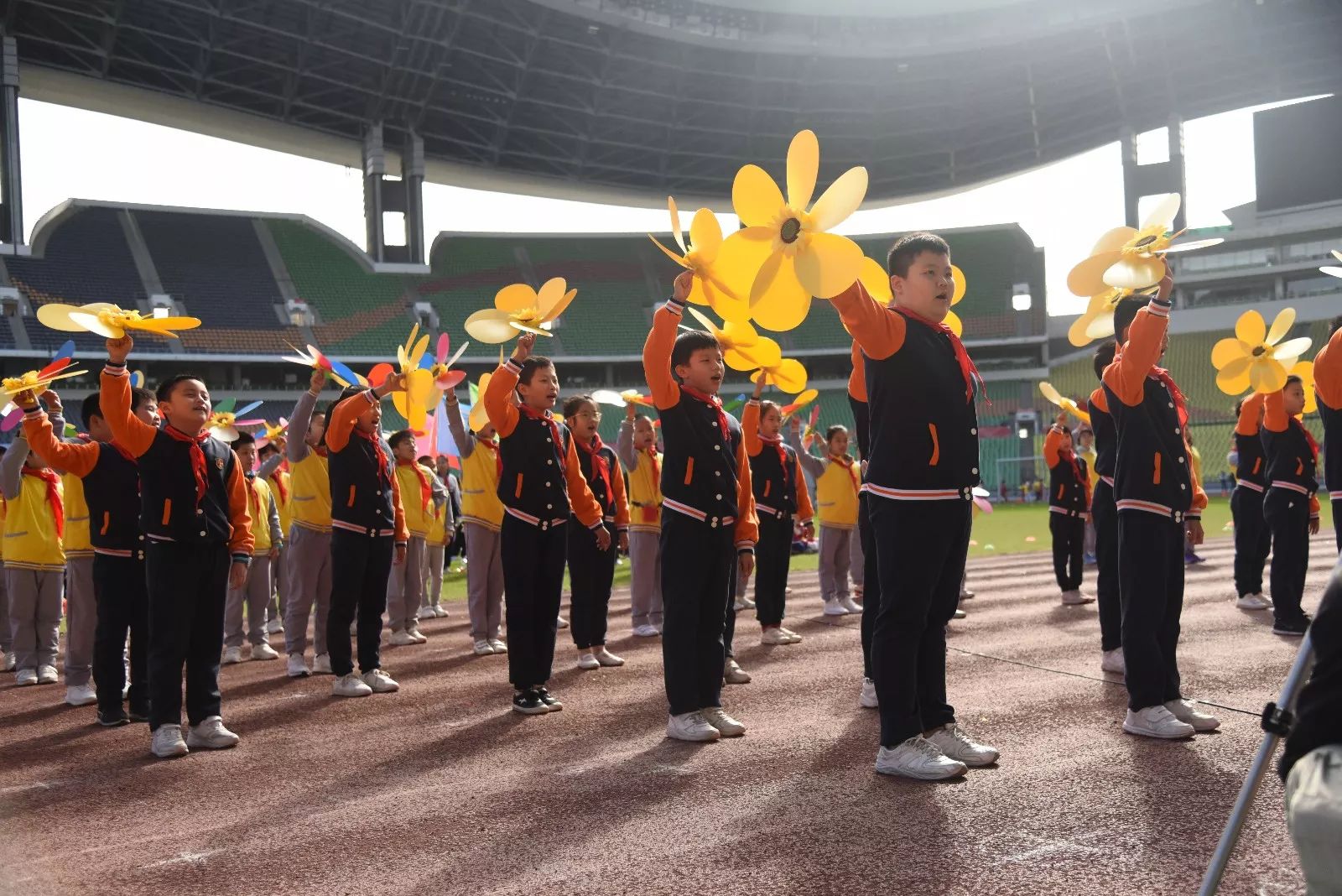 天河｜龙口西小*运学**动会：和平鸽、汉服、管乐队、拉丁舞团……