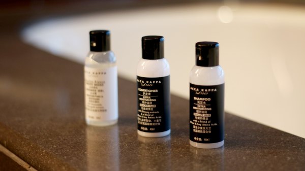 矗于湘江之畔，对望岳麓之巅，记长沙君悦酒店