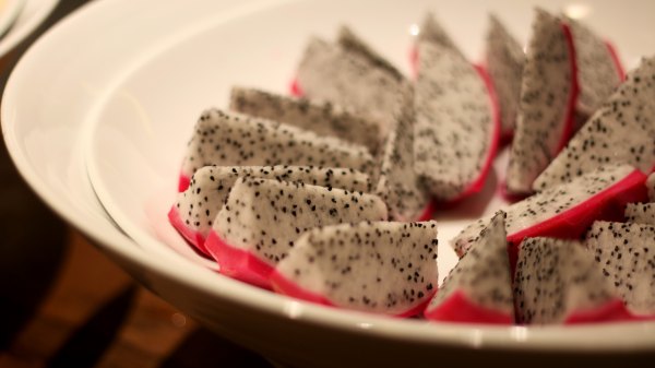 矗于湘江之畔，对望岳麓之巅，记长沙君悦酒店