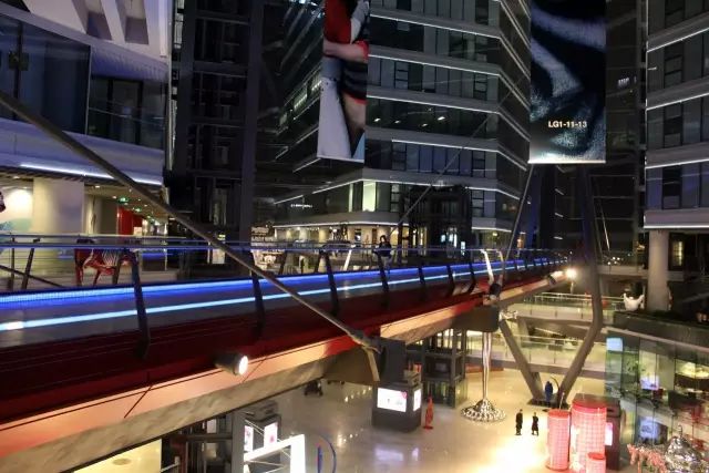 芳草地购物中心特色,芳草地购物中心介绍