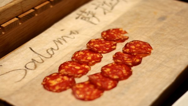 矗于湘江之畔，对望岳麓之巅，记长沙君悦酒店