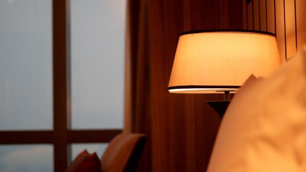 矗于湘江之畔，对望岳麓之巅，记长沙君悦酒店