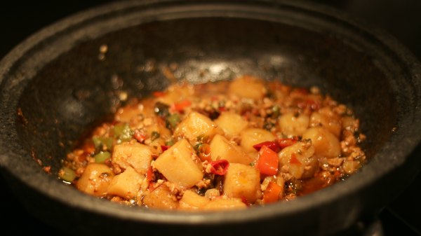 矗于湘江之畔，对望岳麓之巅，记长沙君悦酒店