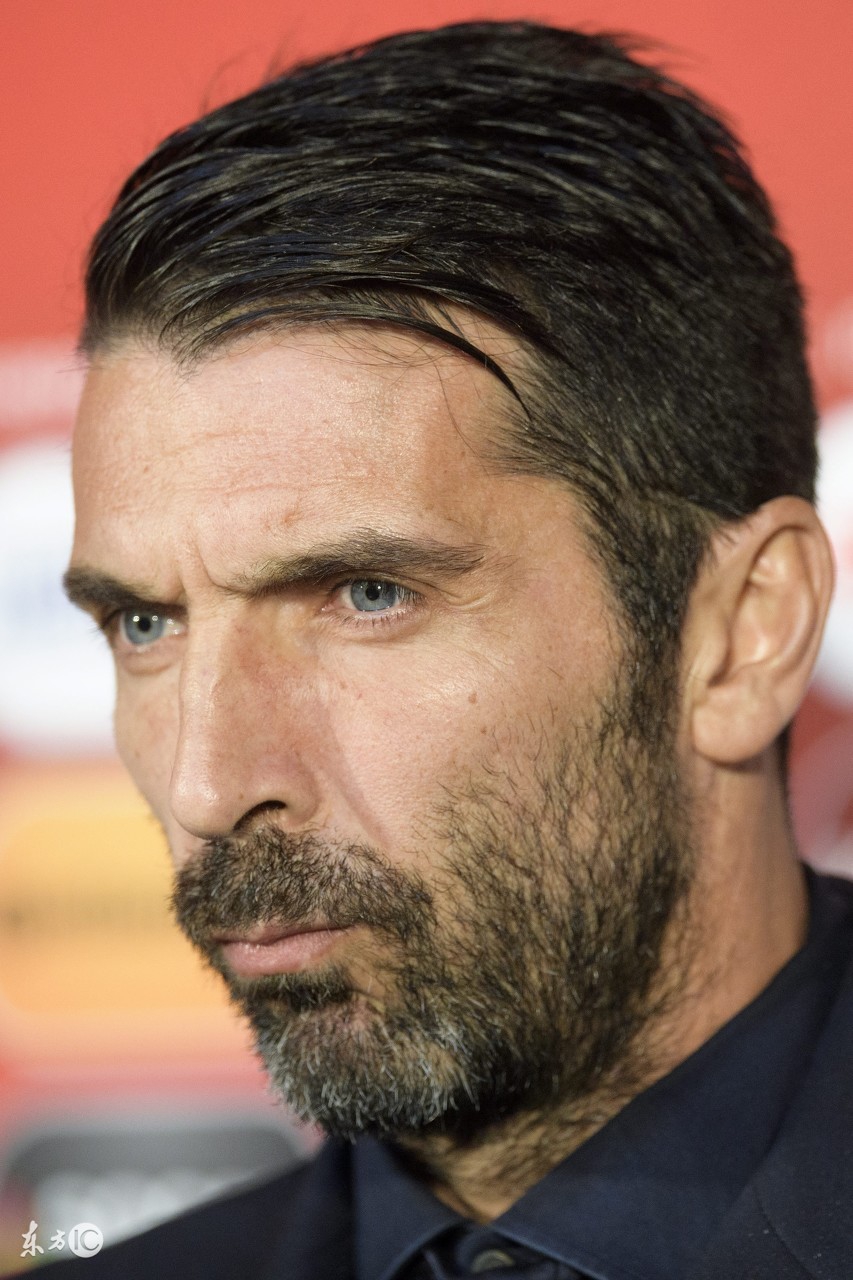 诺伊尔仍然是最佳门将,皇马门神诺伊尔