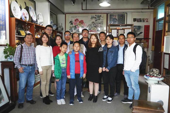 “深爱”情校友情-湖南理工校友会拜访书画家欧阳帆星