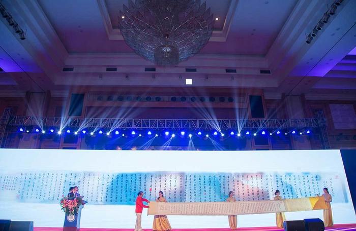 “深爱”情校友情-湖南理工校友会拜访书画家欧阳帆星