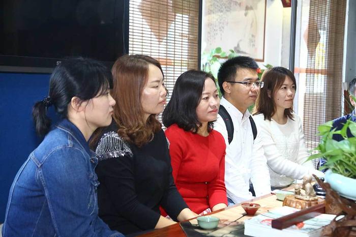 “深爱”情校友情-湖南理工校友会拜访书画家欧阳帆星