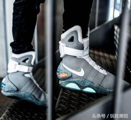 小学生穿81万耐克鞋回到未来,微信被刷屏