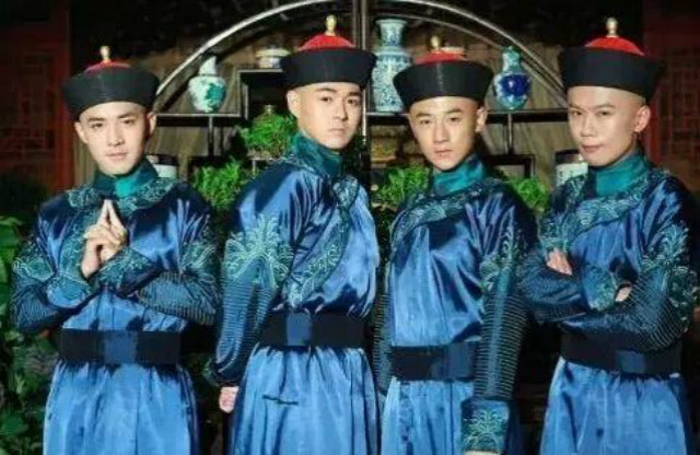 你还小看太监吗？人家随随便便骂骂人，就够你一年的工资了