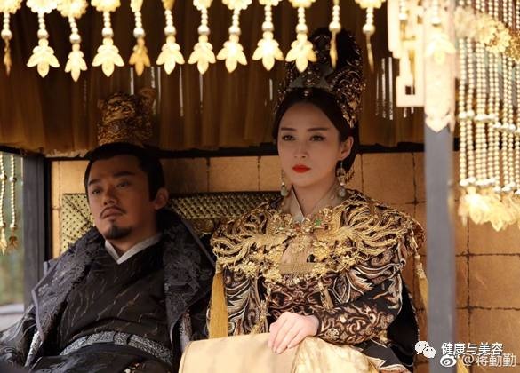 蒋勤勤甄嬛对比照,蒋勤勤和甄嬛隔空互动