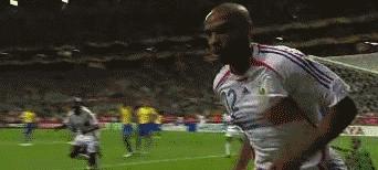 世界足球十大巨星的故事,世界足坛十大助攻