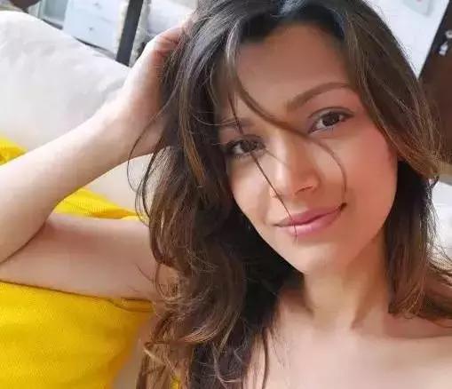 涂对口红,眼妆画成熊猫,也是伪素颜！