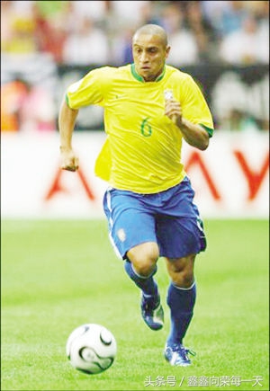 足坛十大矮巨人,盘点十大足球巨星