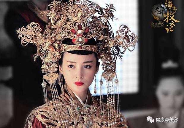 蒋勤勤甄嬛对比照,蒋勤勤和甄嬛隔空互动