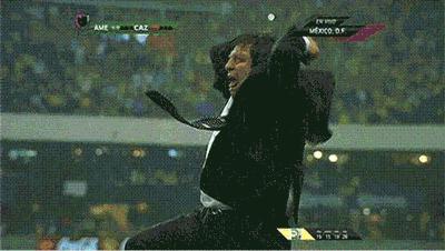 球场上的这些特效，我打100分，拉莫斯被黑出翔