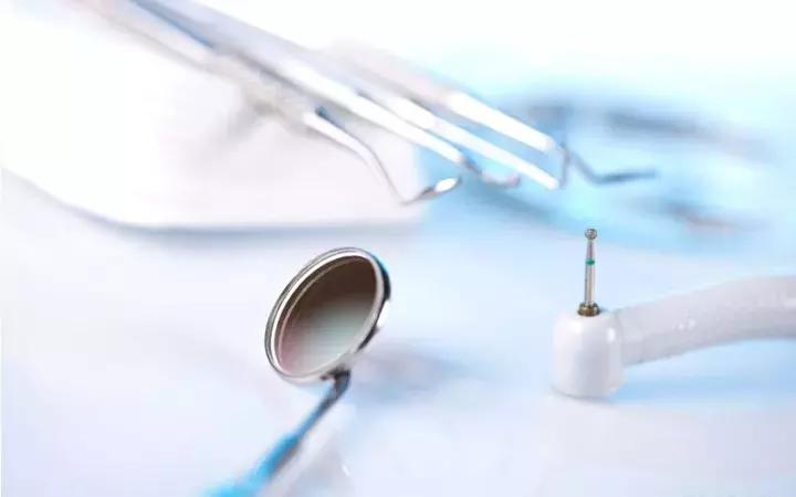 不需牙医牙齿缺损的修复方式,半口缺失牙齿如何修复