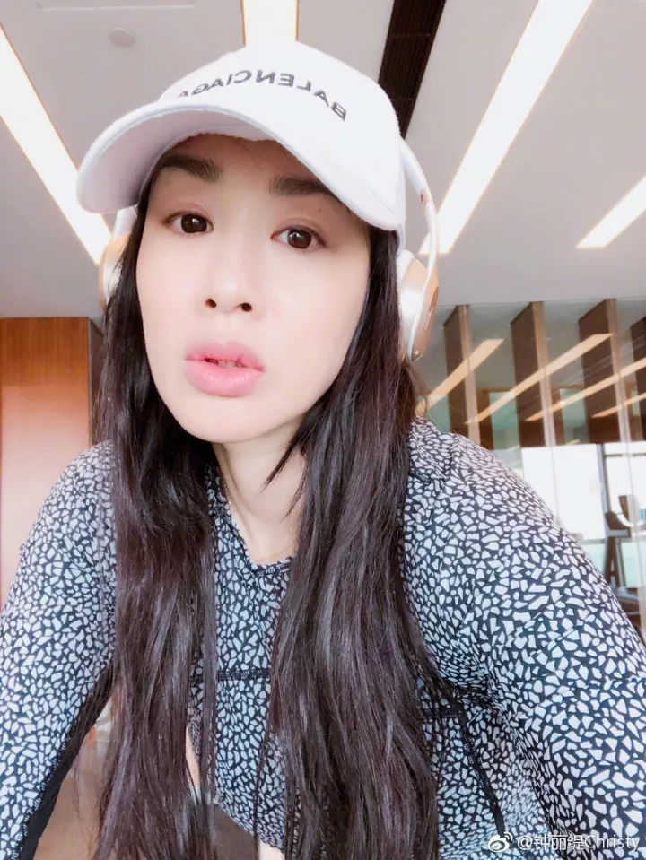 立体小v脸的画法,v型脸怎么修容