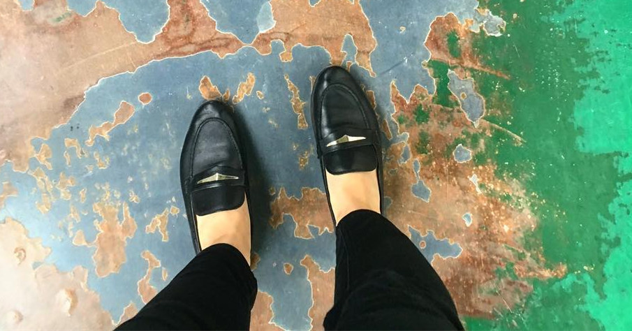 新款法拉利豆豆鞋,像法拉利标一样的豆豆鞋