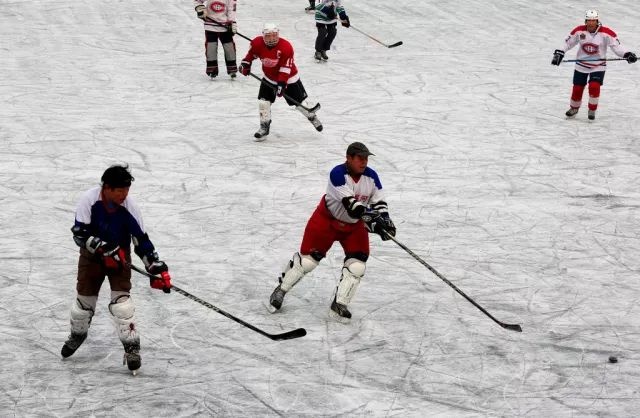 在寒冷的冬天有哪些取暖的方法,在寒冷的冬季运动应关注什么