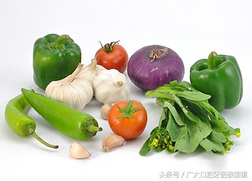 牙槽骨萎缩是什么症状,牙齿出现牙龈萎缩怎么办