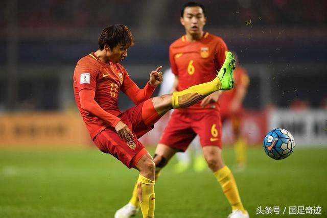 10年华丽蜕变！29岁国足“新星”KO蒿俊闵张稀哲，终成郑智接班人