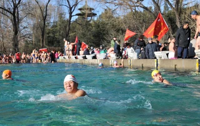 在寒冷的冬天有哪些取暖的方法,在寒冷的冬季运动应关注什么