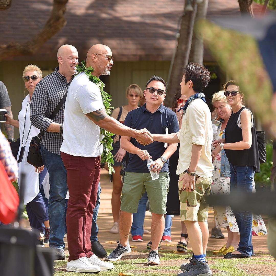 何炅林志颖合影,何炅钟汉良比身高