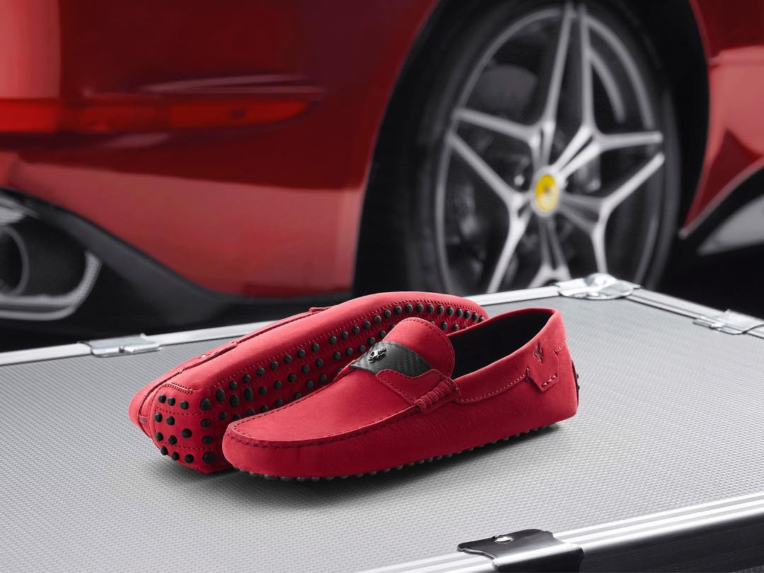 新款法拉利豆豆鞋,像法拉利标一样的豆豆鞋