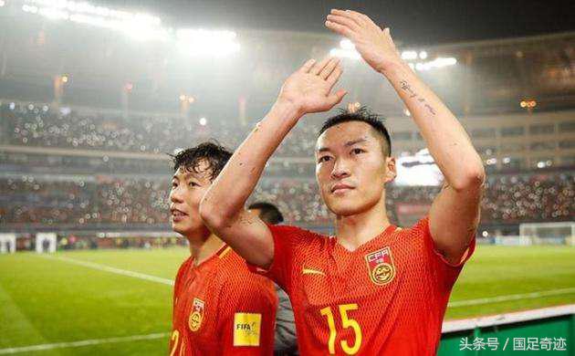 10年华丽蜕变！29岁国足“新星”KO蒿俊闵张稀哲，终成郑智接班人