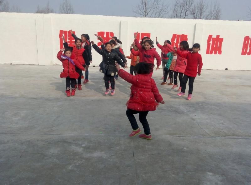 丰富多彩的校园生活小学,丰富多彩的校园活动视频