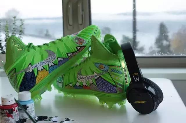 橄榄球鞋和休闲鞋哪个好,橄榄球球鞋和足球球鞋区别