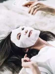 如何减少卸妆对皮肤的伤害,如何避免卸妆对皮肤伤害