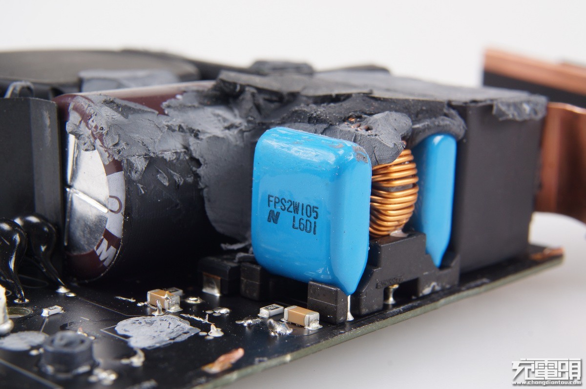 苹果87w充电器原装测评,苹果原装pd充电器66w超级快充