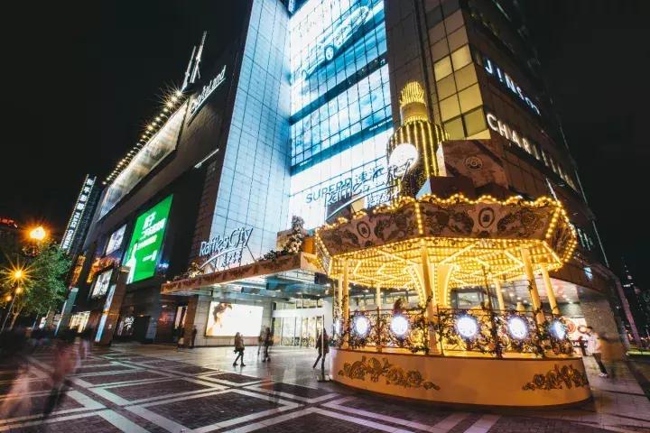 魔都今年的圣诞树，我们都帮你找来了！20颗圣诞树治愈这个冬季~