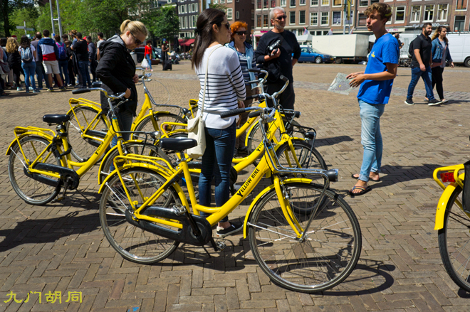 阿姆斯特丹河里自行车,阿姆斯特丹的白色自行车