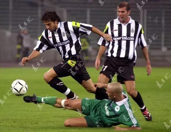 20岁一球成名的斑马王子，一生却受尽磨难