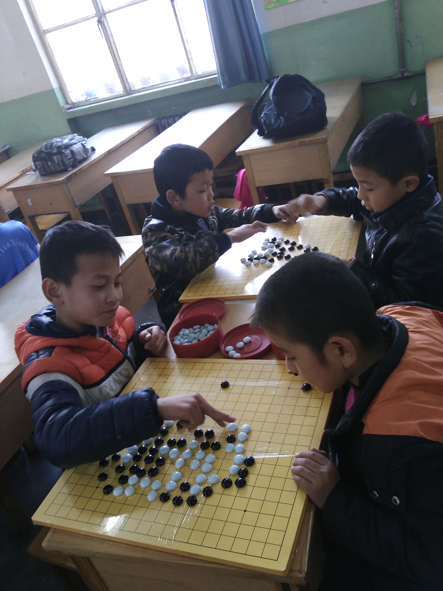 硷沟沿小学开设免费艺术课孩子们：星期四下午我们最快乐