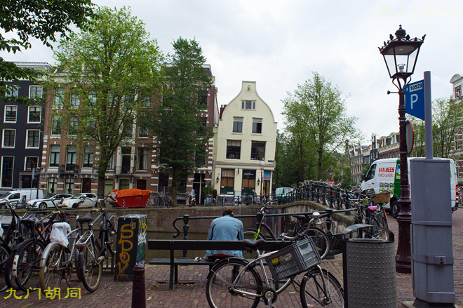 阿姆斯特丹河里自行车,阿姆斯特丹的白色自行车